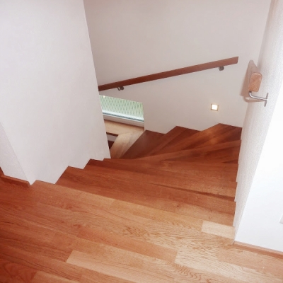 https://www.dway.at/webs/tischlerei-meissl.at/data/image/thumpnail/image.php?image=148/tischlerei_meissl_stiege_article_2947_0.jpg&width=400